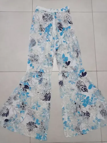 Conjunto de calça em tule + top bordado