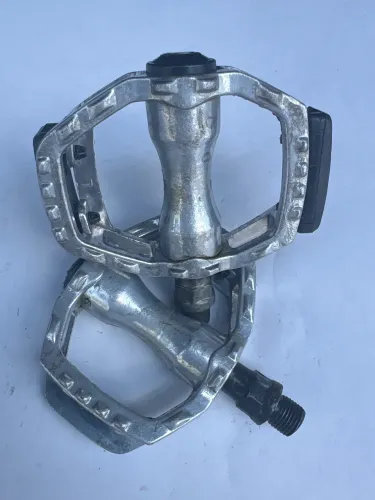 Par pedal alumínio modelo Sport