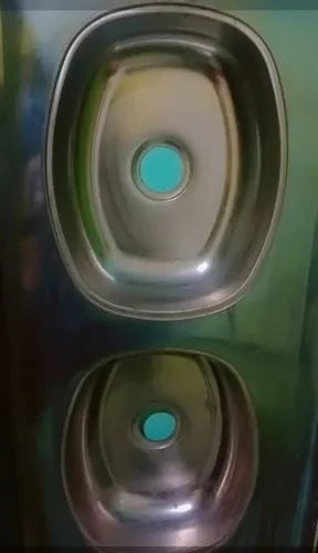 Vendo uma pia nova de dois cubo medida 2 metro
