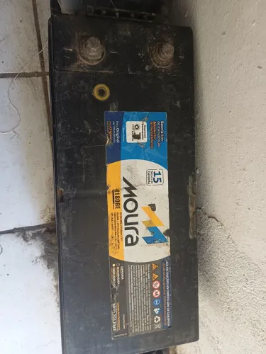 Bateria de caminhão moura 180a