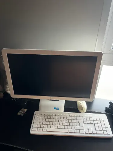 Computador All-in-One LG 21.5" Full HD Branco (Modelo 22V240) + Teclado e Mouse