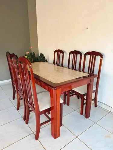 Mesa de Jantar Retangular 6 Lugares com 6 Cadeiras - Excelente Estado