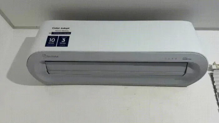 **LEIA A DESCRIÇÃO ABAIXO** Ar Condicionado Split Electrolux Color Adapt 12000 Btus