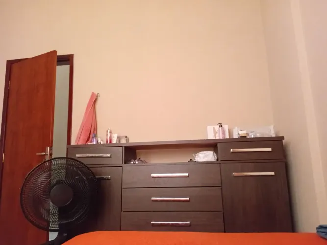 Vendo cômoda
