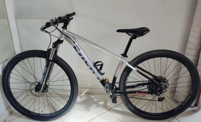 Bicicleta Rava Rakan Quadro 15,5 Câmbio Shimano Deore 12 velocidades 