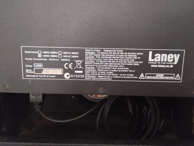 Cubo / amplificador de guitarra LANEY guitarra com Reverb de mola
