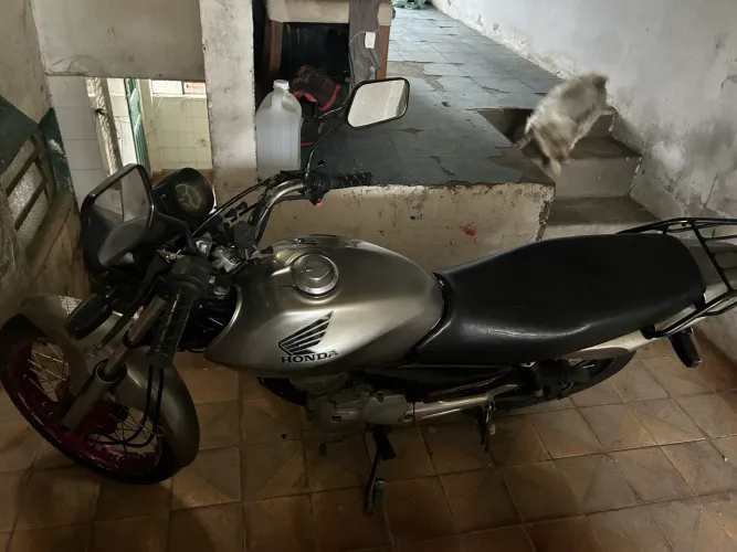 Linda moto 150