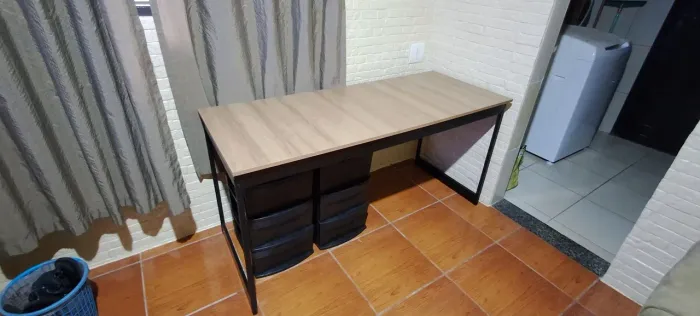 Vendo mesa nova, para computadores e notbooks.