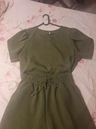 Conjunto verde elegante