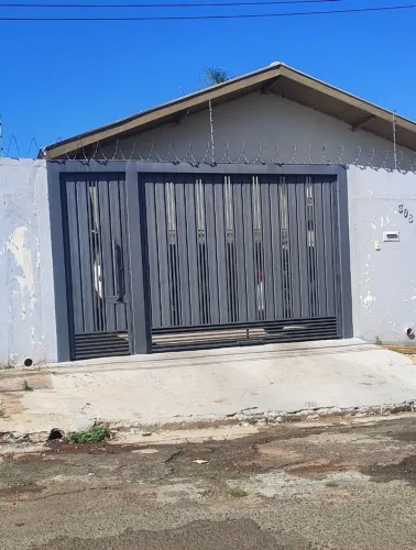 Portão de elevação conjugado já com motor Instalado!!