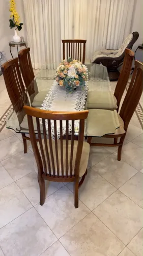 Conjunto de jantar mesa com 6 cadeiras