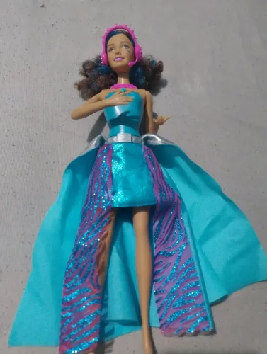 Boneca Barbie Erika Rock N Royals