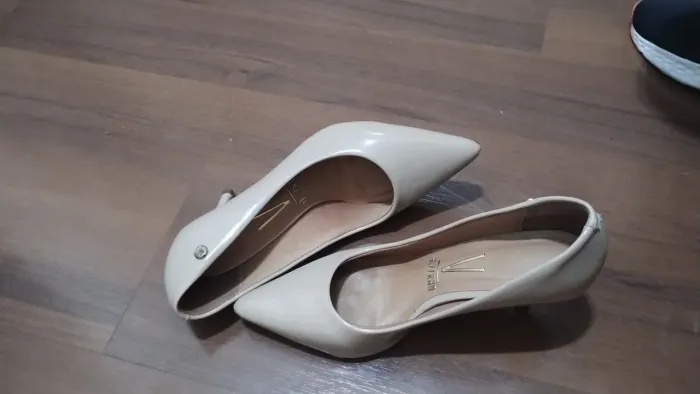 Vendo Scarpin bege / Nude N.36