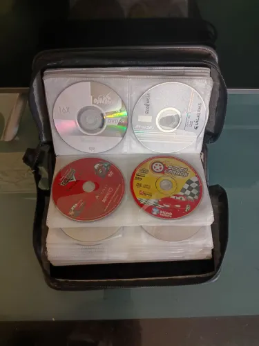 Estojo com 100 DVDs desenho infantil