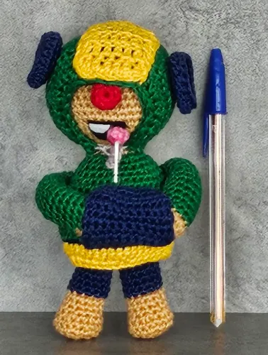 Leon Brawl Stars em amigurumi 