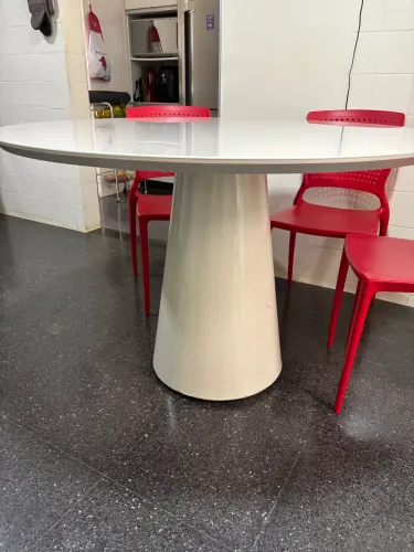 Mesa em laca 6 lugares - 120cm - NAO INCUI AS CADEIRAS