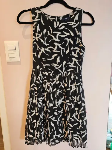 Vestido GAP preto e branco - pouco uso