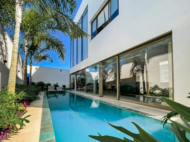 Casa para aluguel com 295 m² no Residencial Tamboré e 3 quartos, Bauru - SP