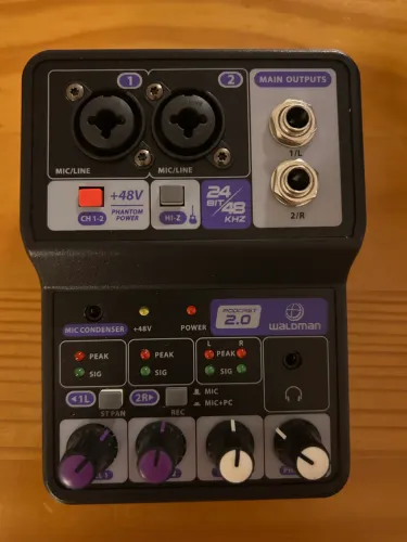 Mesa de som compacta Waldman Podcast 2.0