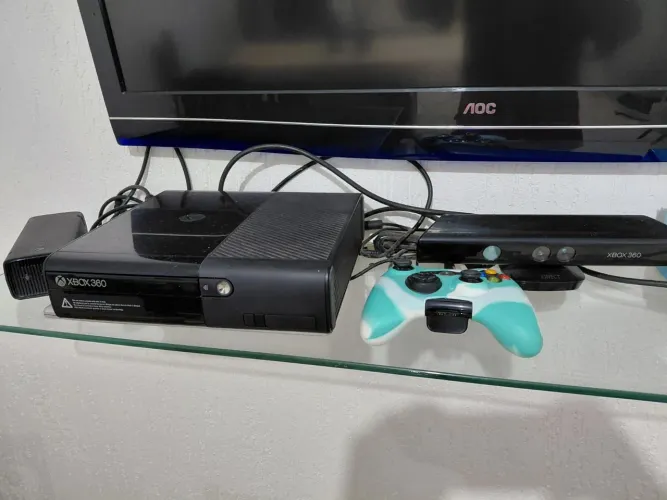 Xbox 360 super slim com kinect