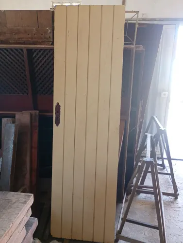 Porta de Jatobá tamanho 60 x 2,10 valo da unidade $550 só ligar *71 ou zap