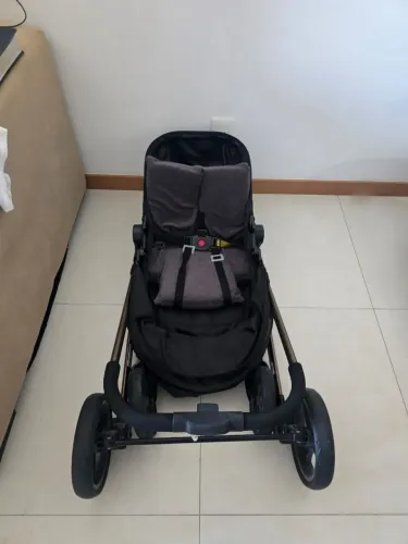 Carrinho de bebê  - cadeira de alimentação-bebê conforto 