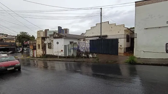 Lote 740m² à venda no Caiçara