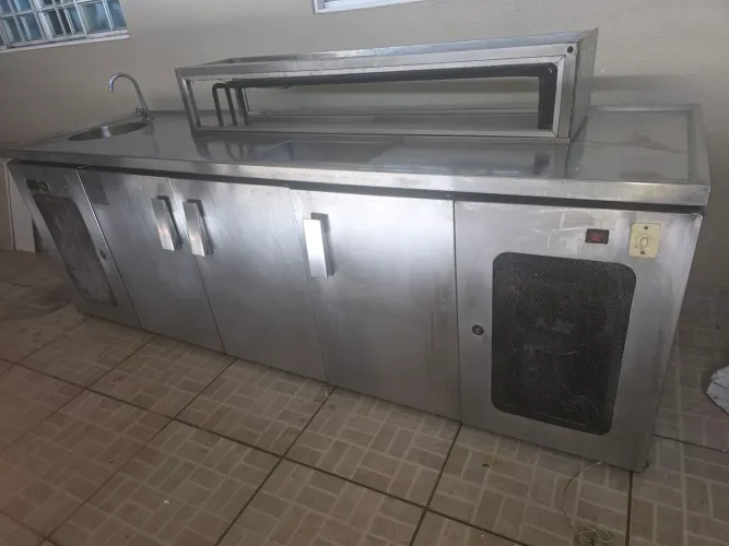 BALCAO REFRIGERADO COM VITRINE CONGELADORA