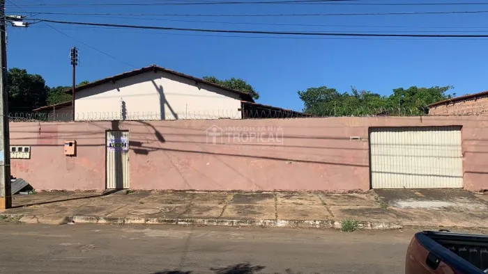 Vende Casa no Jardim Umuarama em Porto Nacional-To.