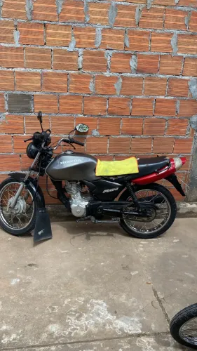 Fan 125 Leilão a moto nunca me deu nenhum problema