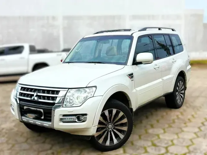 Mitsubishi Pajero HPE Full 3.2 4X4 T.i.dies. 5P AUT 2019