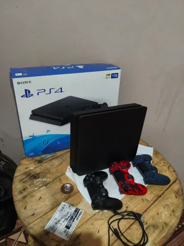 PLAYSTATION 4 SLIM 1TB