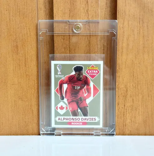 Figurinha Alphonso Davies Rookie Gold Copa 2022