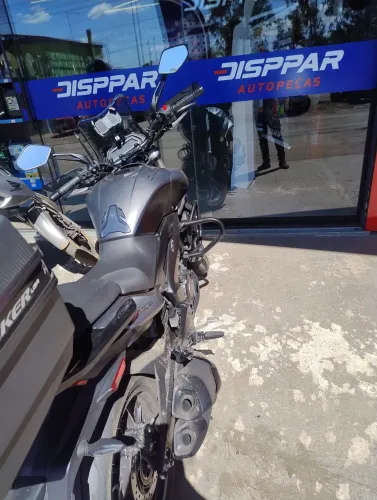 Moto semi nova sem avarias. Toda revisada e dentro da garantia