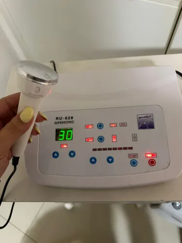 ? APARELHO DE ULTRASSOM ESTÉTICO PORTÁTIL RU-628 
