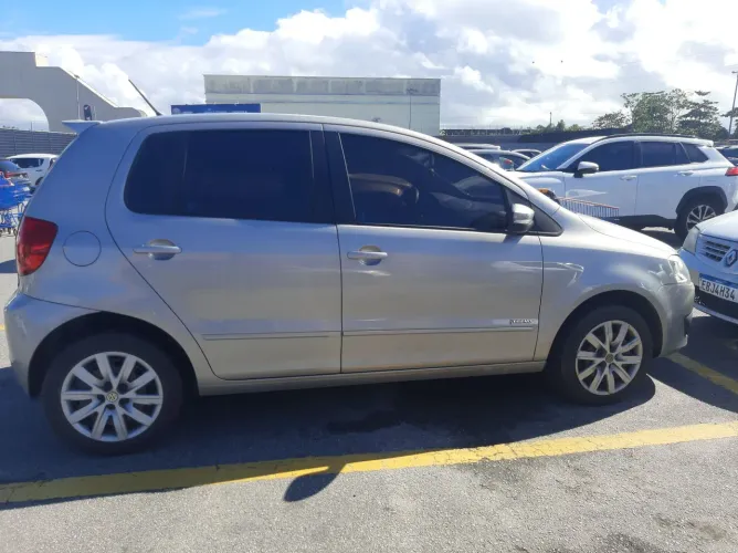 Volkswagen Fox 1.0 MI Total Flex 8V 5P 2014