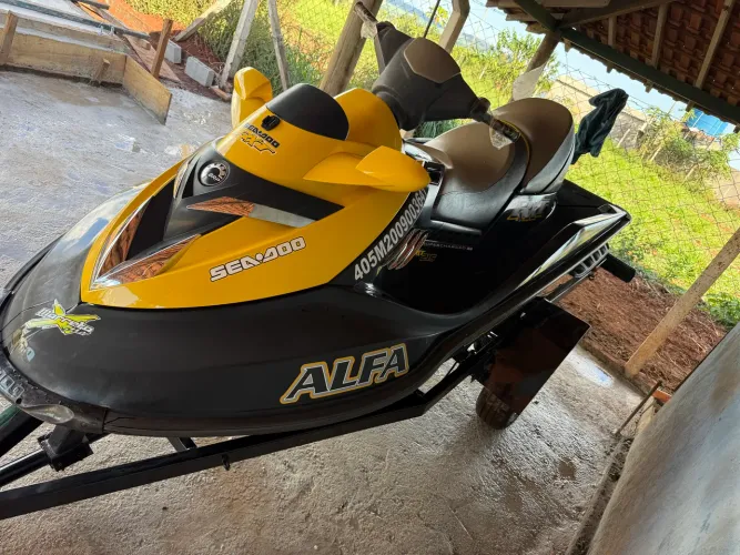 Vendo Jet seadoo 215 / 3 lugares  