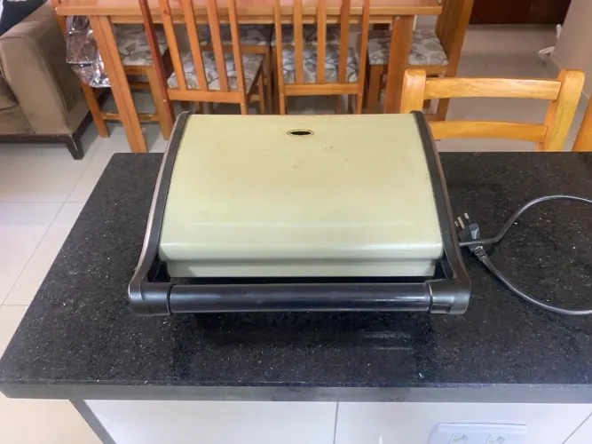 George Foreman Grill - Sanduicheira e Grill Elétrico