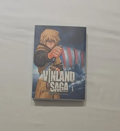 Mangá Vinland Saga Deluxe - Vol. 01 (Usado)
