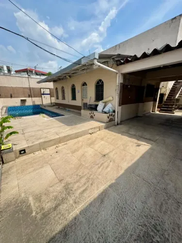 Casa Duplex à Venda  231m², 3 Quartos, Piscina e 3 Vagas - Parque Dez