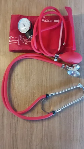 Kit Estetoscópio Duplo + Esfigmomanômetro Premium Vermelho