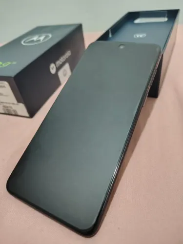 Moto G73 sem marcas de uso.