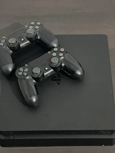 PS4 Slim