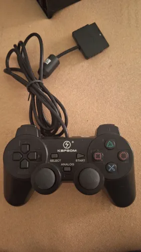 Controle PS2 Kapbom com Fio ? Novo/Nunca Usado