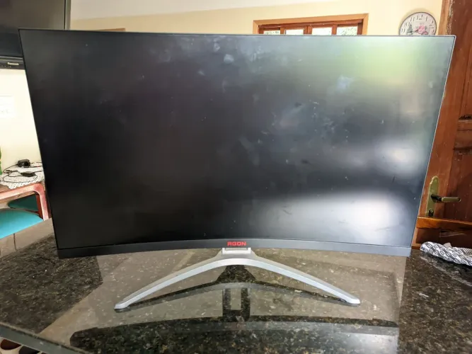 Monitor Agon 32 Polegadas com defeito para retirada de peças