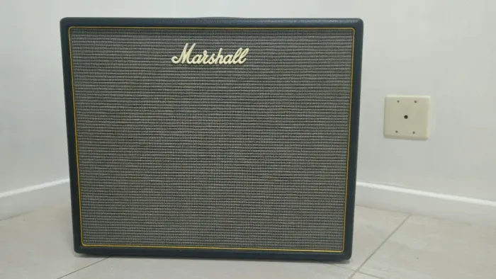 Amplificador valvulado Marshall origin 50C 