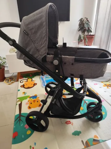 Carrinho de bebê e bebe conforto safety 1st Mobi trio