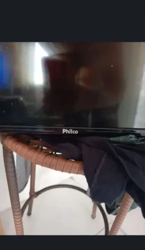 Vendo TV Philco 43 polegadas com defeito(leia a descrição)
