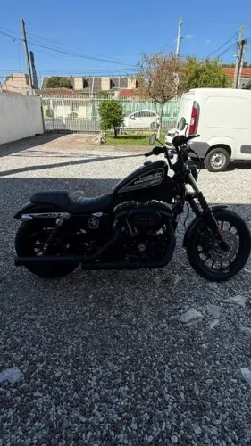 Harley Davidson XL 883 R