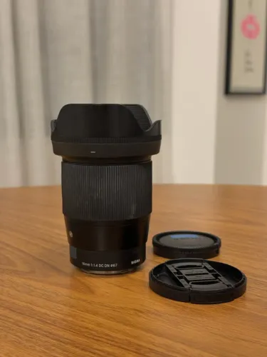 Sigma 16mm f/1.4 DC DN Contemporary - Sony E (APS-C) |